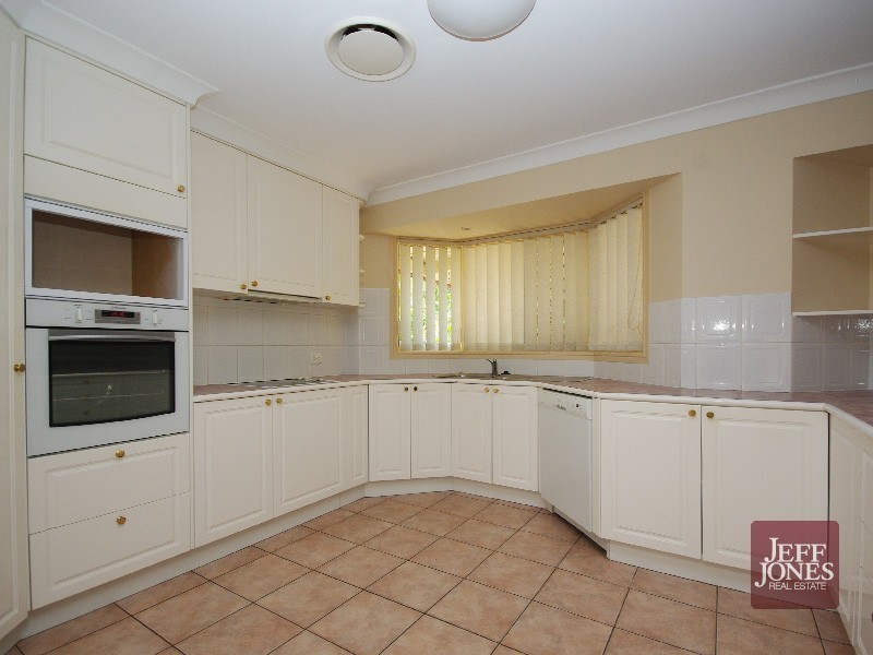 62 Nardie Street, Eight Mile Plains QLD 4113