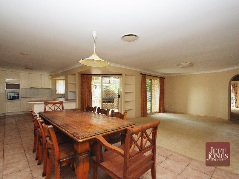 62 Nardie Street, Eight Mile Plains QLD 4113