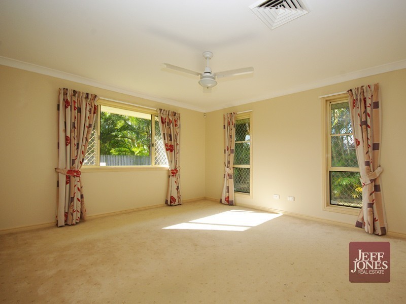 62 Nardie Street, Eight Mile Plains QLD 4113