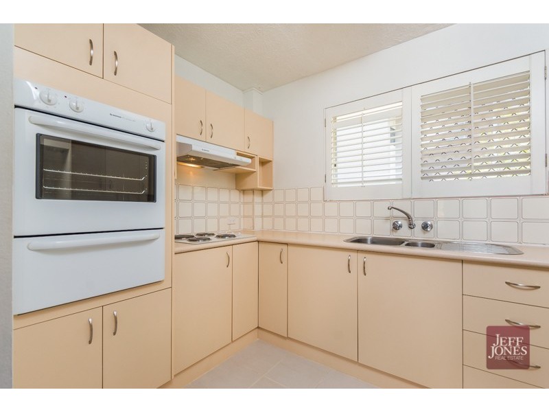 2/334 Cornwall Street, Greenslopes QLD 4120