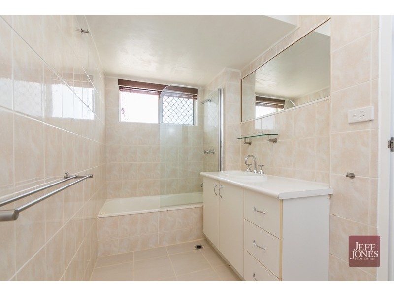 2/334 Cornwall Street, Greenslopes QLD 4120