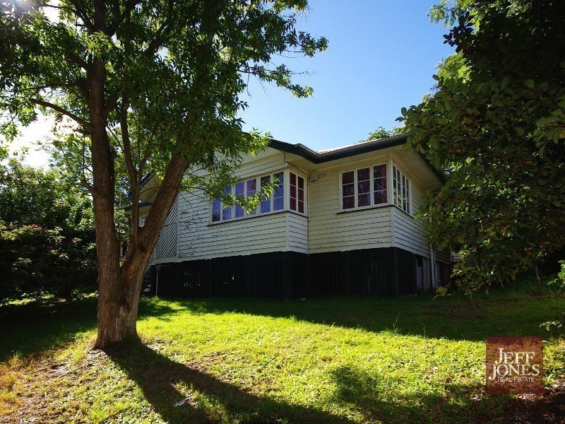 92 Layard Street, Holland Park QLD 4121