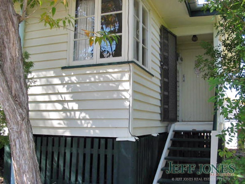 92 Layard Street, Holland Park QLD 4121