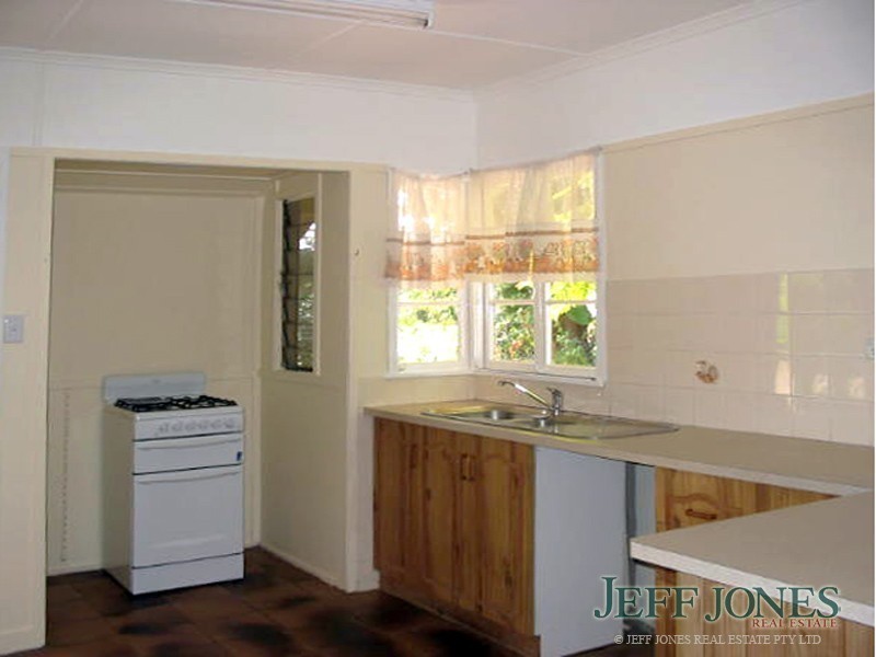 92 Layard Street, Holland Park QLD 4121