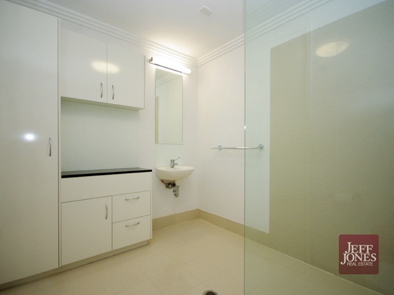 5/12 Old Cleveland Road, Greenslopes QLD 4120