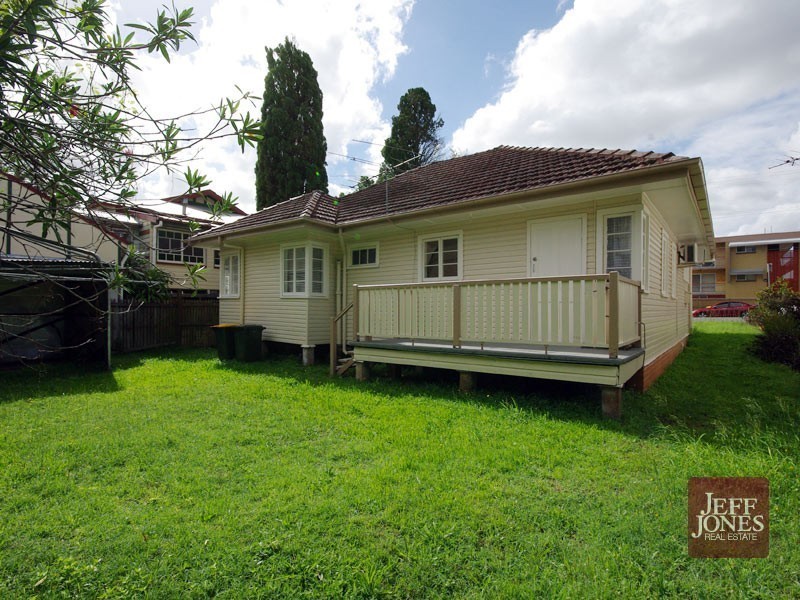 157 Juliette Street, Greenslopes QLD 4120