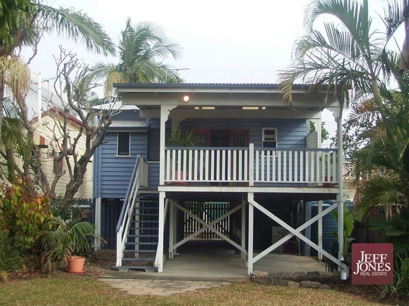 11 Laura Street, Greenslopes QLD 4120