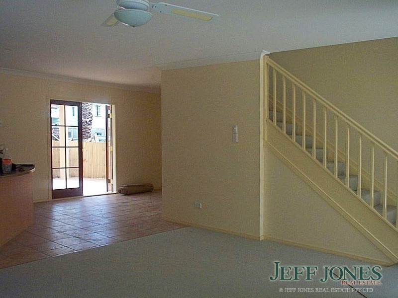 33 Newdegate Street, Greenslopes QLD 4120