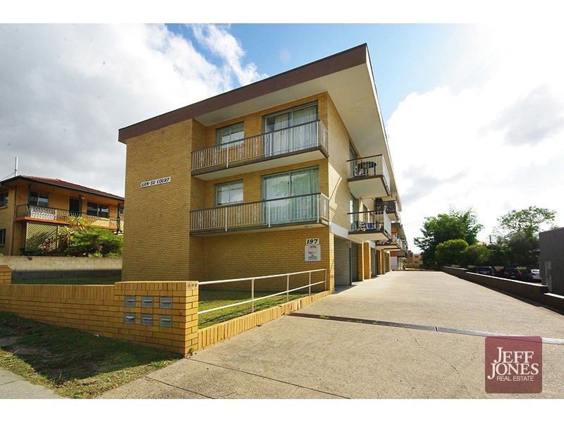 6/197 Cavendish Road, Coorparoo QLD 4151