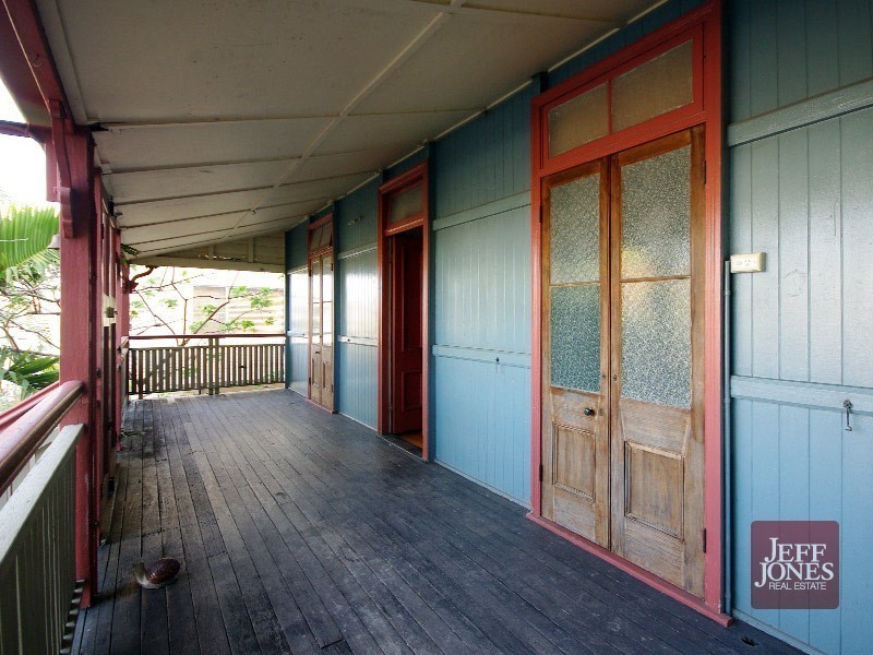 77 Cleveland Street, Greenslopes QLD 4120