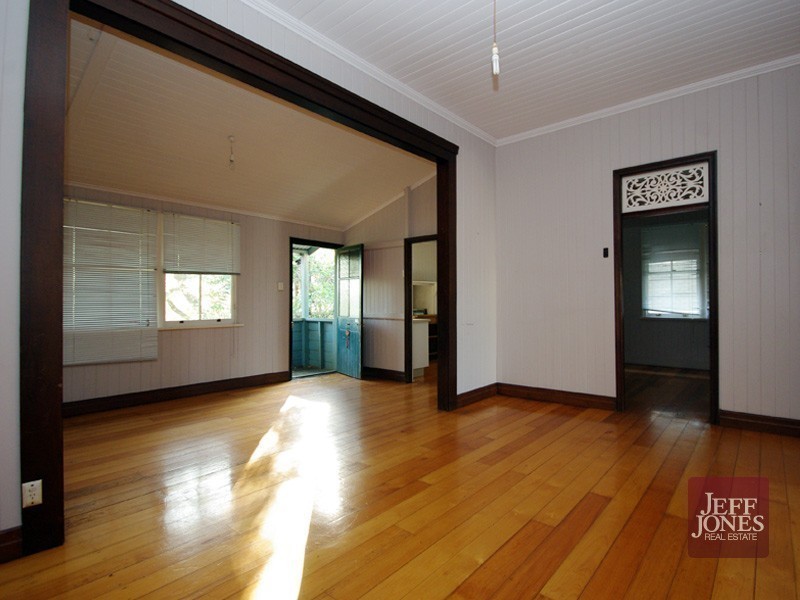 77 Cleveland Street, Greenslopes QLD 4120