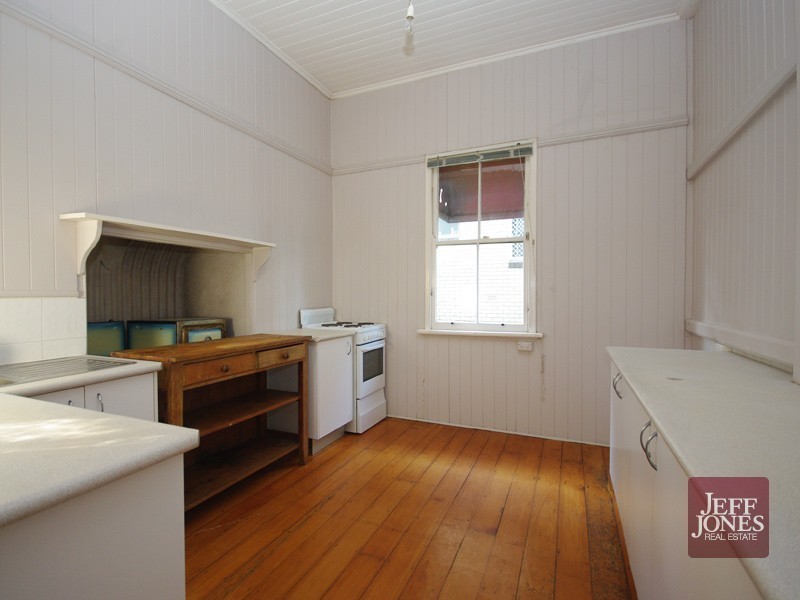 77 Cleveland Street, Greenslopes QLD 4120