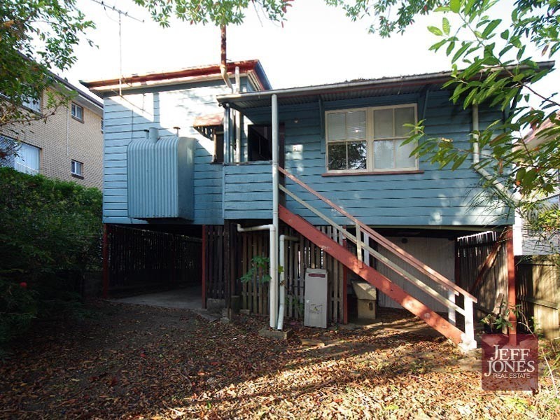 77 Cleveland Street, Greenslopes QLD 4120