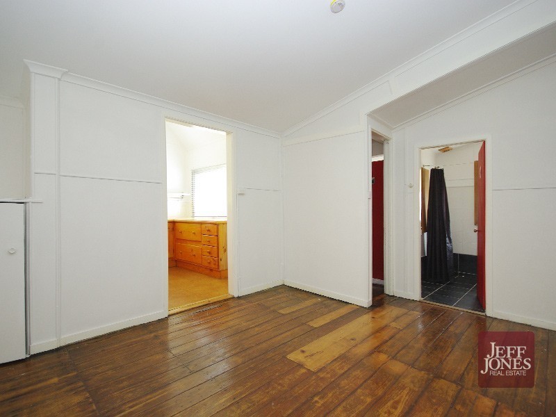 21 Mossgrove Street, Woolloongabba QLD 4102