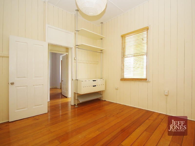 21 Mossgrove Street, Woolloongabba QLD 4102