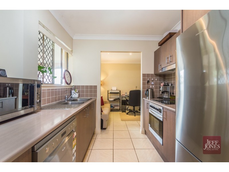 18 Servius Drive, Seven Hills QLD 4170