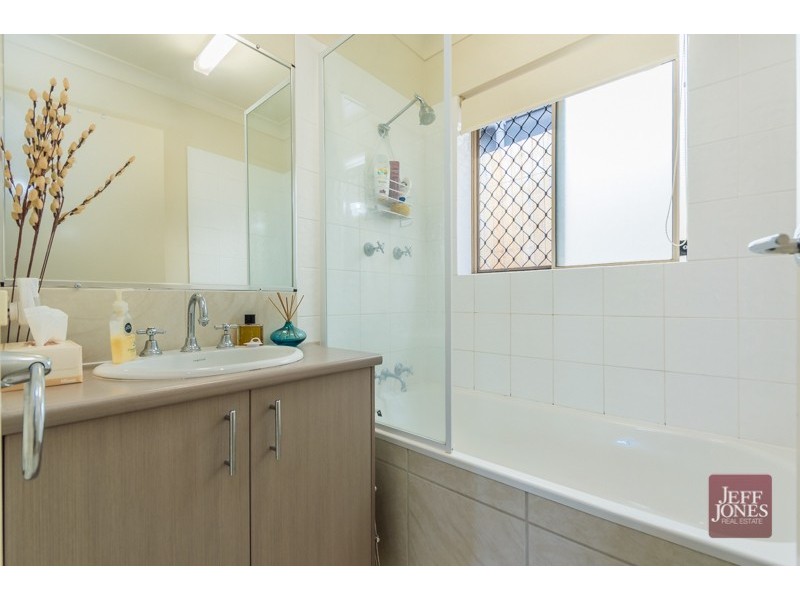 18 Servius Drive, Seven Hills QLD 4170