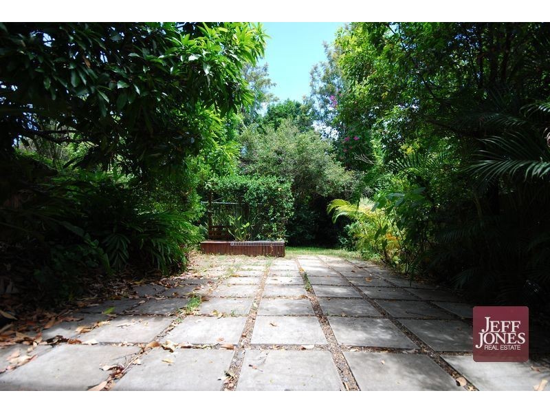 9 Abingdon Street, Woolloongabba QLD 4102