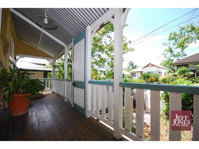 9 Abingdon Street, Woolloongabba QLD 4102