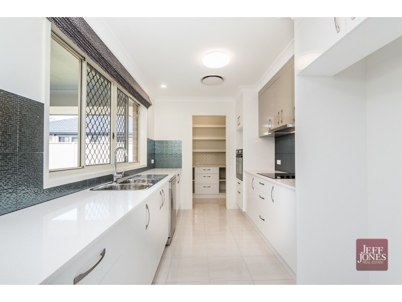 9 Stega Place, Wynnum QLD 4178