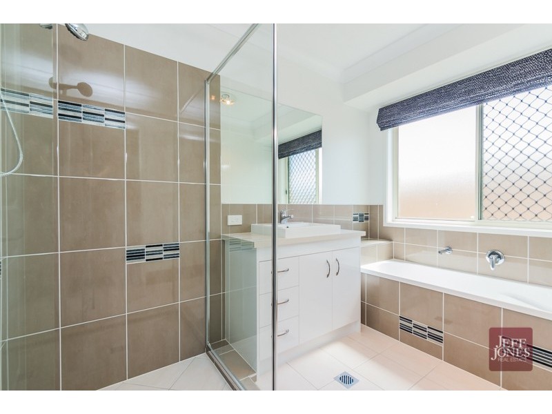 9 Stega Place, Wynnum QLD 4178