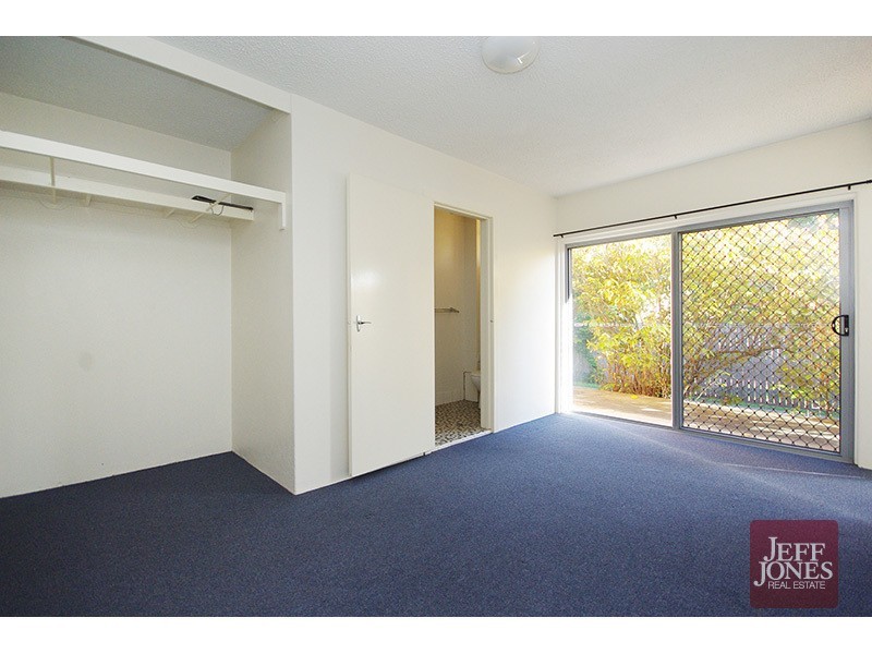 2/57 Bennetts Road, Camp Hill QLD 4152
