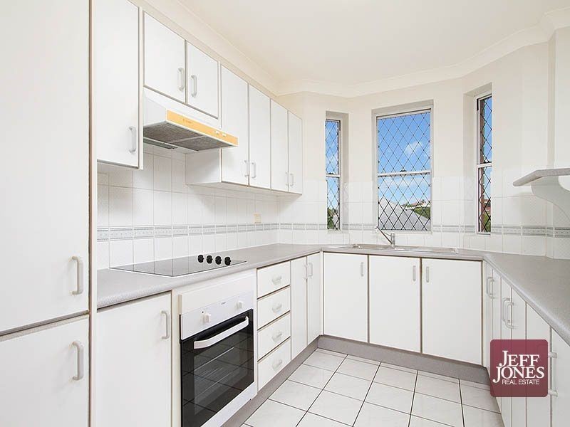 13/102 Pembroke Road, Coorparoo QLD 4151