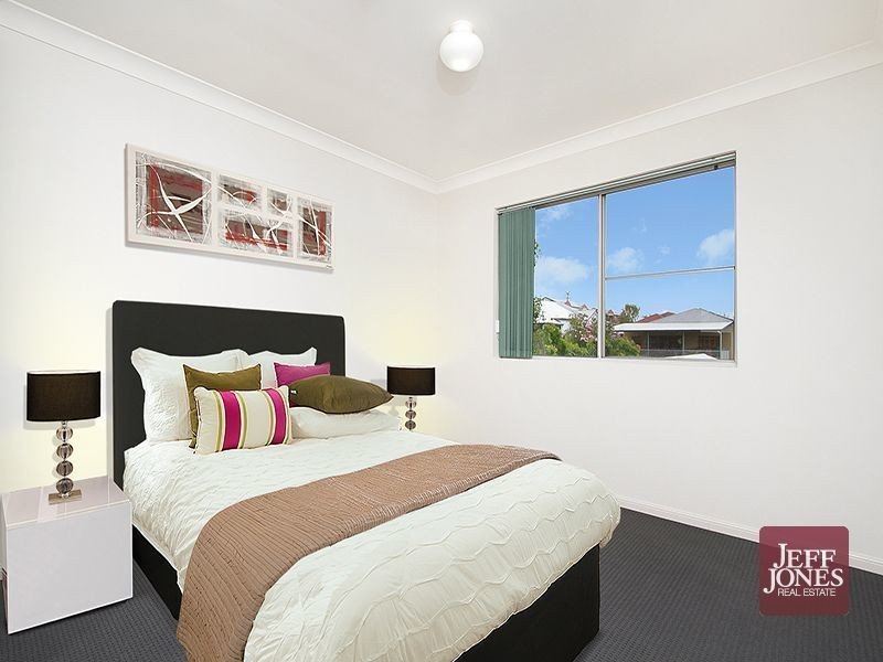 13/102 Pembroke Road, Coorparoo QLD 4151