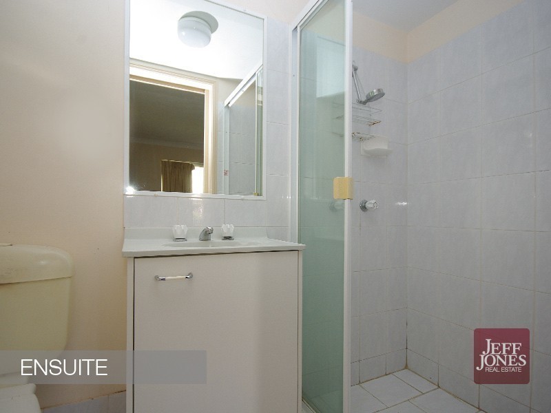 2/45 Macaulay Street, Coorparoo QLD 4151