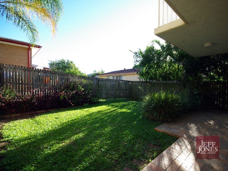 2/45 Macaulay Street, Coorparoo QLD 4151