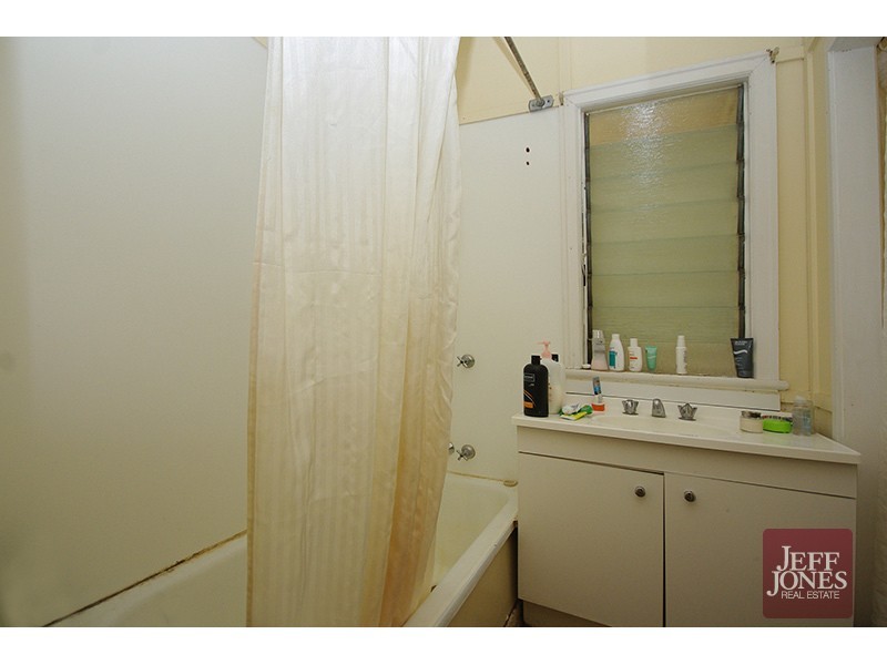 68 Hunter Street, Greenslopes QLD 4120