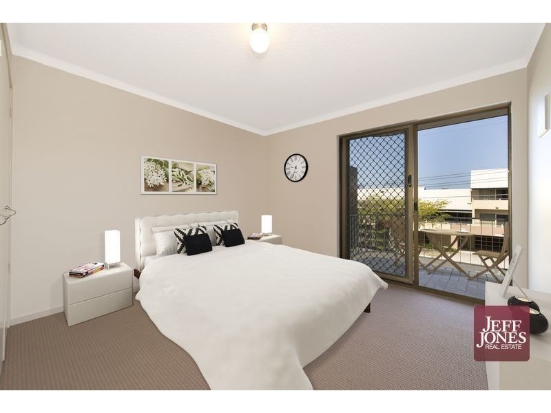 2/60 Ekibin Road, Annerley QLD 4103