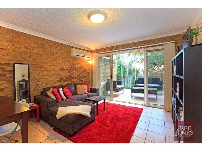 4/33 Lilly Street, Greenslopes QLD 4120