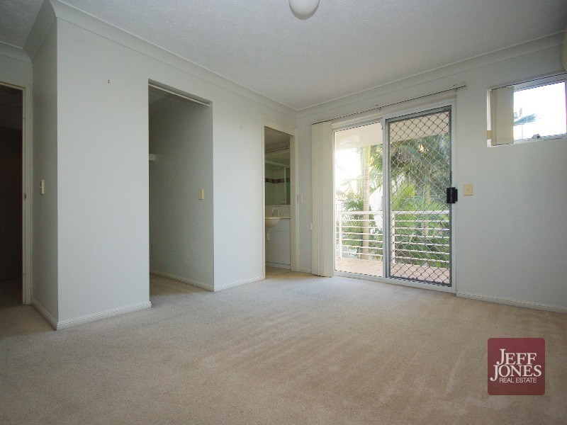 17/92 Norman Crescent, Norman Park QLD 4170