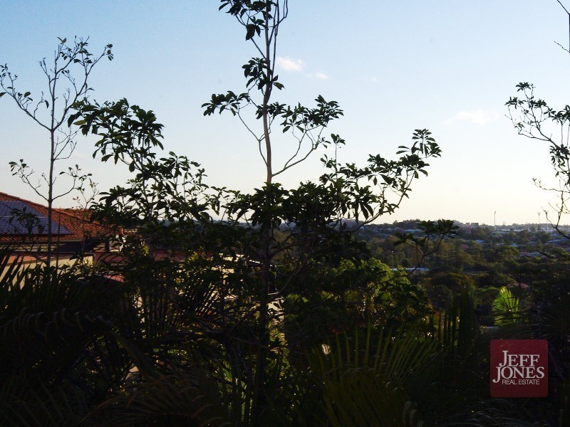 17/92 Norman Crescent, Norman Park QLD 4170