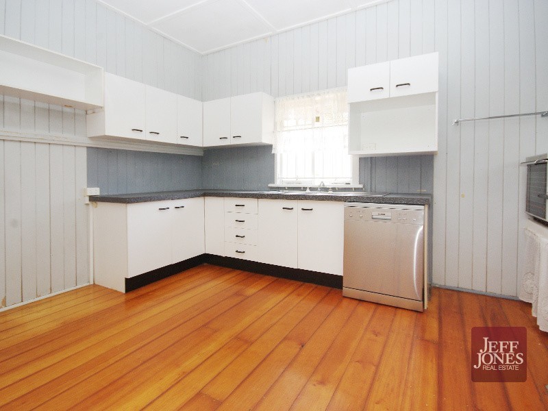 25 Thomas Street, Greenslopes QLD 4120