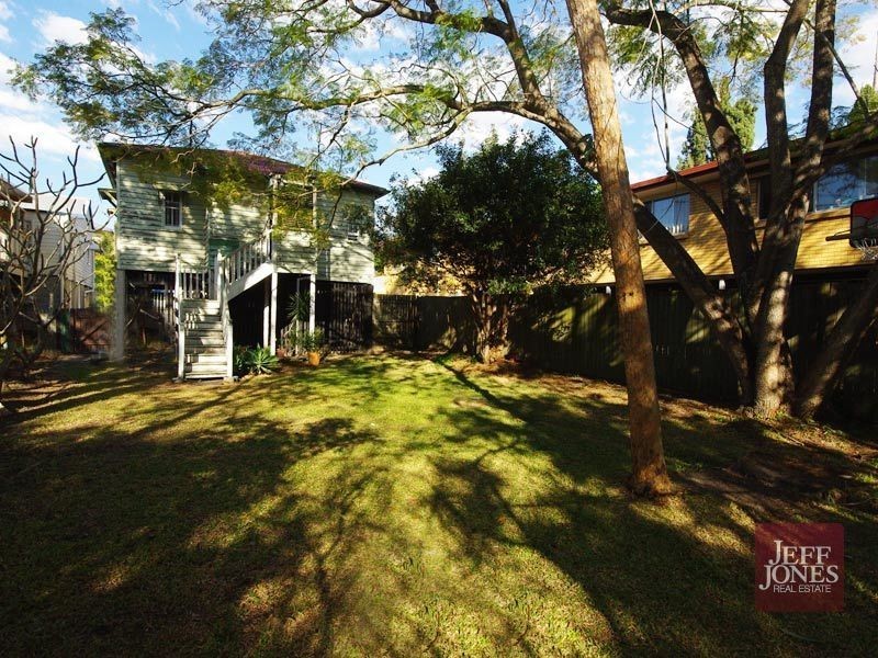 25 Thomas Street, Greenslopes QLD 4120