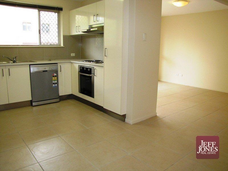 2/123 Old Cleveland Road, Greenslopes QLD 4120