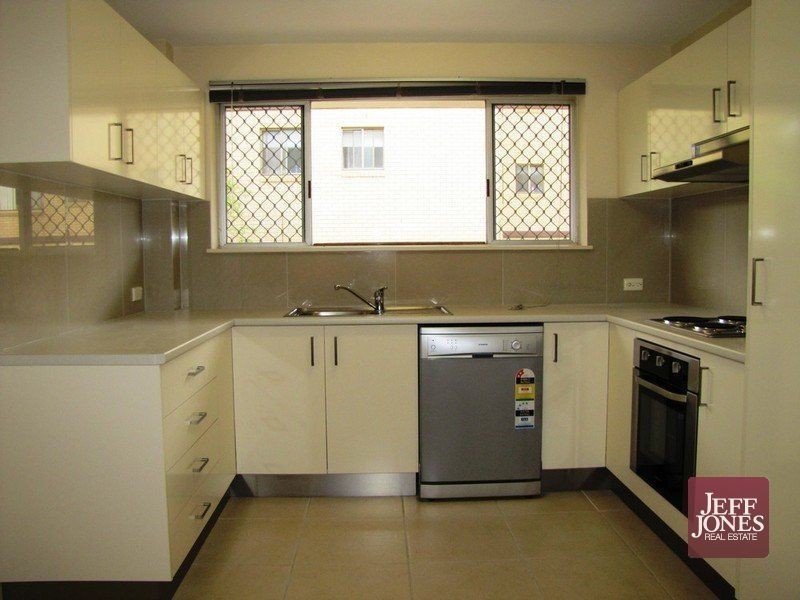 2/123 Old Cleveland Road, Greenslopes QLD 4120