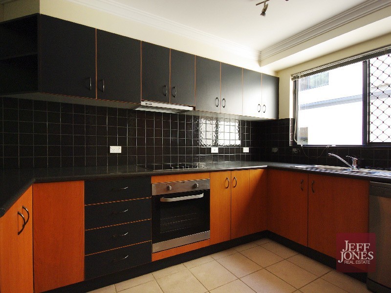 5/57 Sandford Street, St Lucia QLD 4067