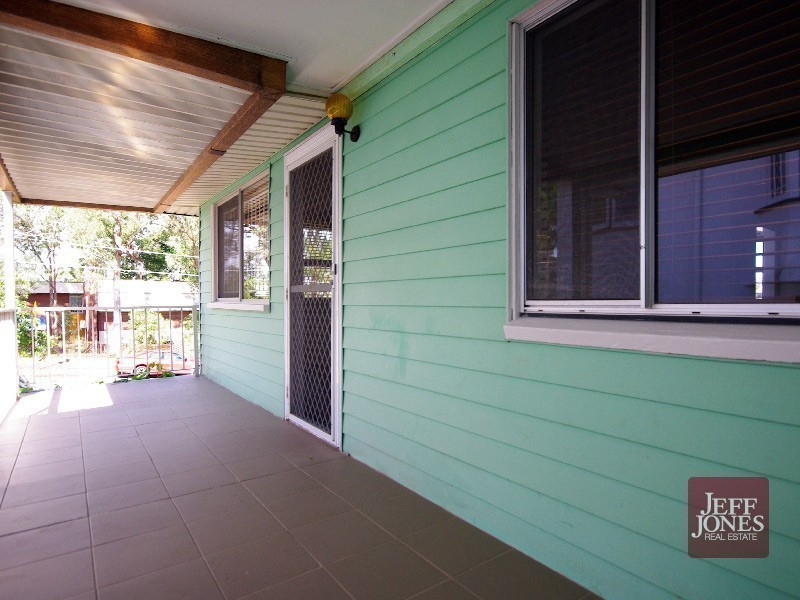 80 Abbotsleigh Street, Holland Park QLD 4121