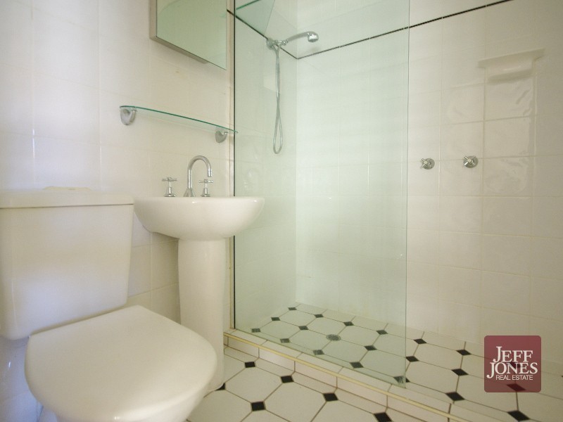 80 Abbotsleigh Street, Holland Park QLD 4121