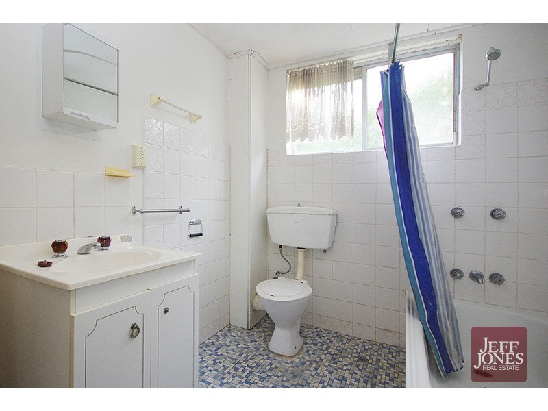 1/246 Cavendish Road, Coorparoo QLD 4151