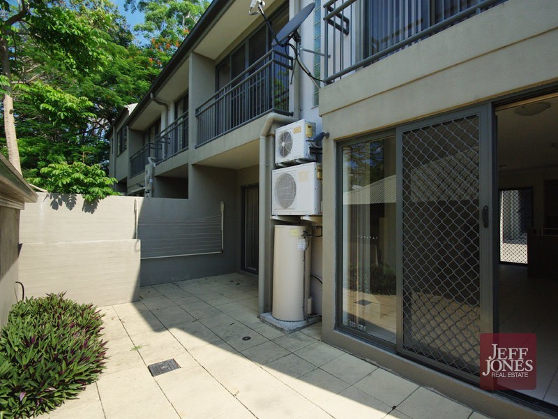 3/127 Ekibin Road, Annerley QLD 4103