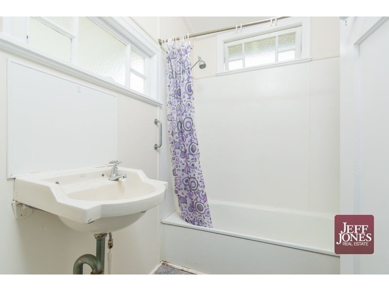 22 Newdegate Street, Greenslopes QLD 4120