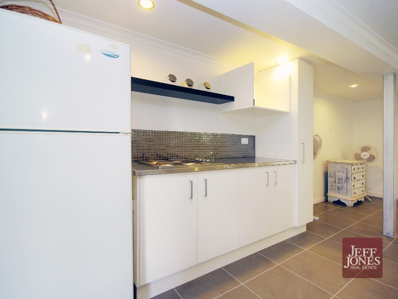 31A Raff Avenue, Holland Park QLD 4121