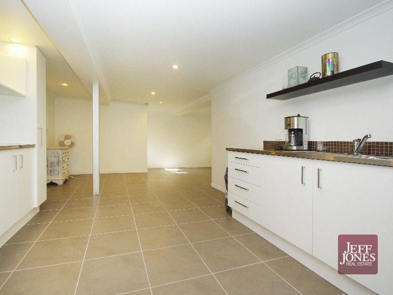 31A Raff Avenue, Holland Park QLD 4121