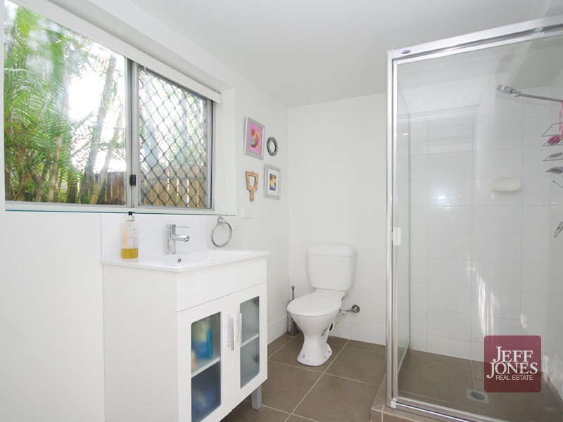 31A Raff Avenue, Holland Park QLD 4121