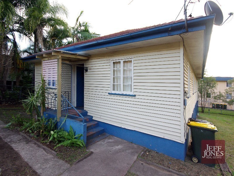 38 Raby Road, Coorparoo QLD 4151