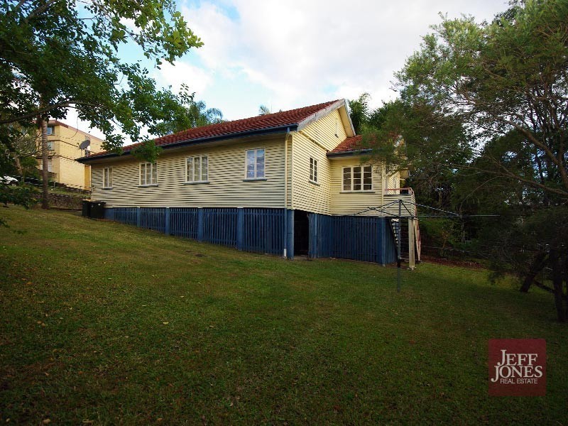 38 Raby Road, Coorparoo QLD 4151
